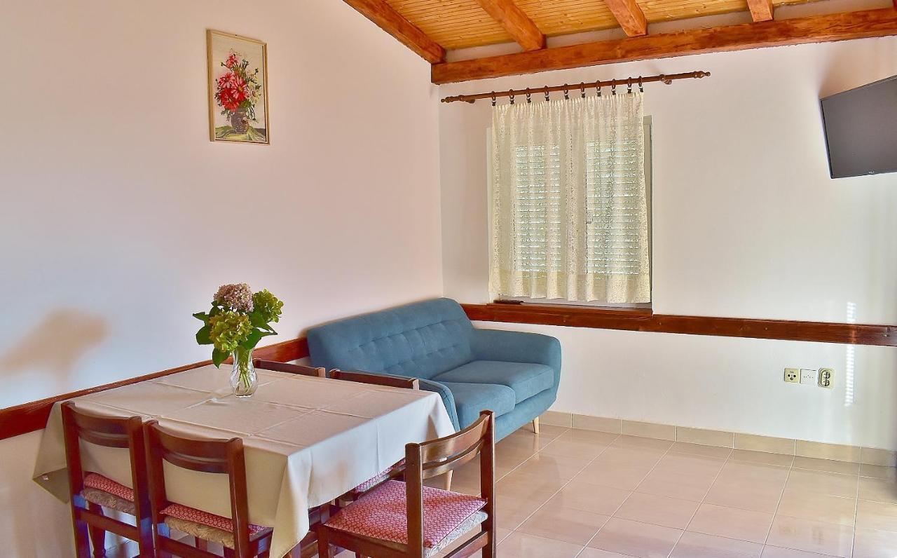 Feniks Apartment